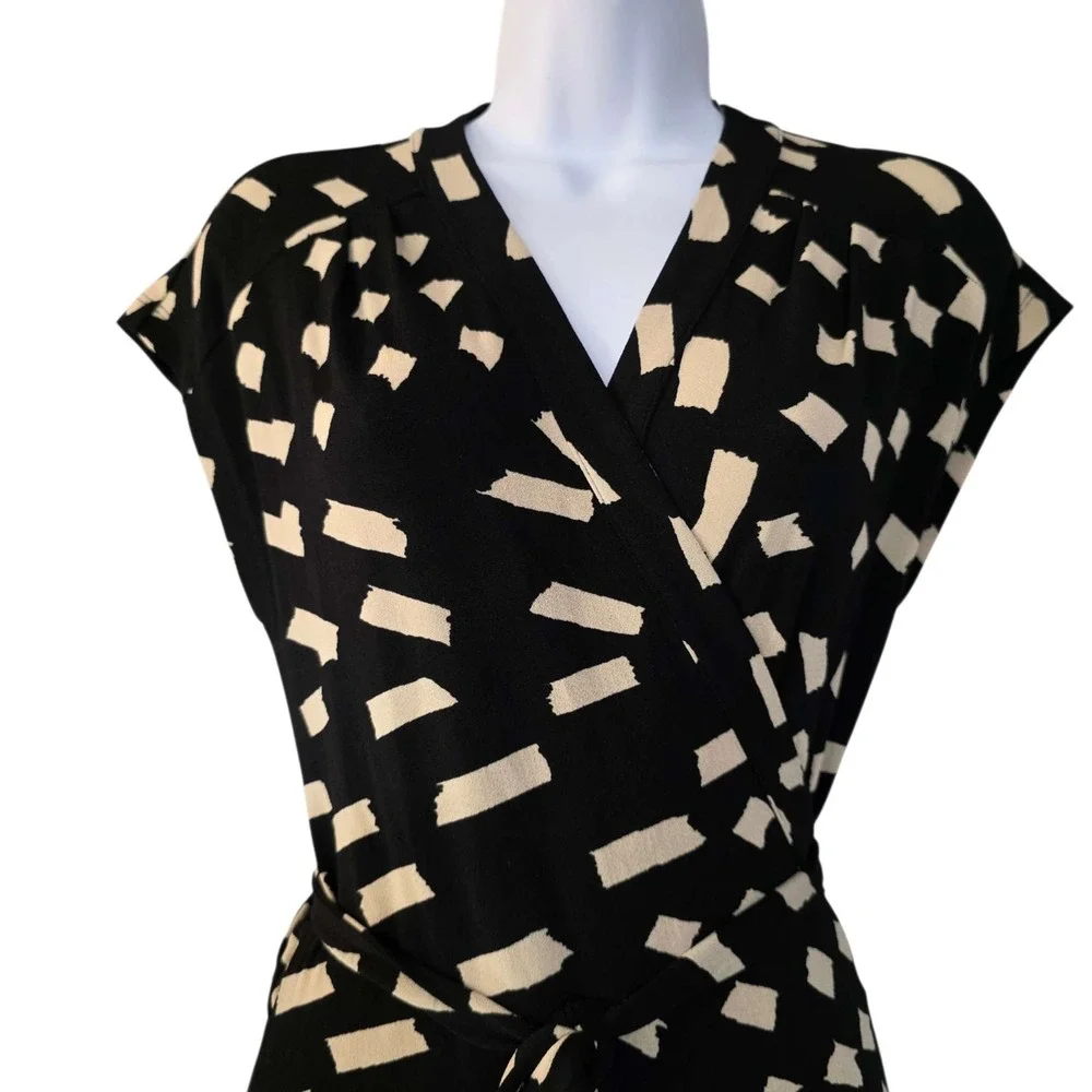 Alex and Ava Wrap Dress Womans Size S Black Cream Abstract Print Midi Classic‎